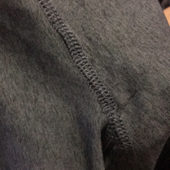Underarmour gray cropped leggings size Xs - Picture 5 of 5
